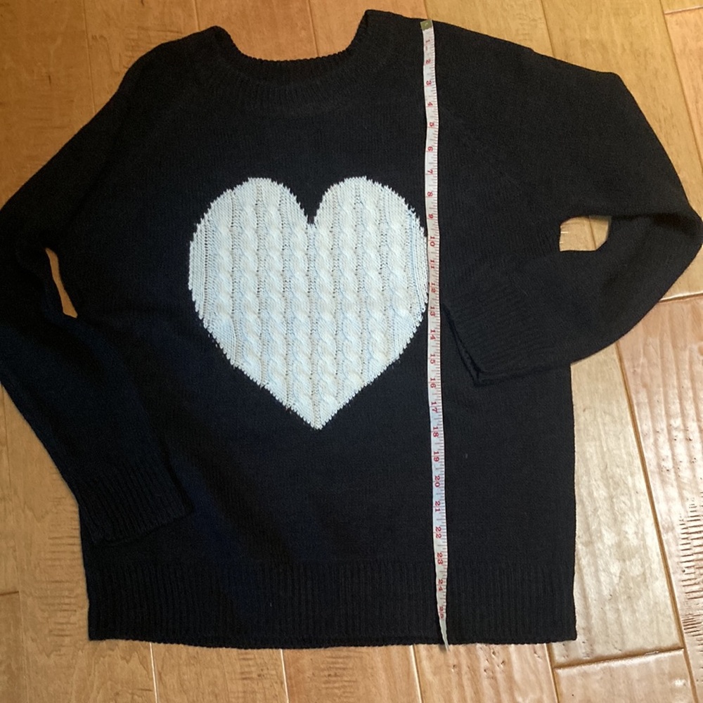 Heart sweater - Picture 11 of 12